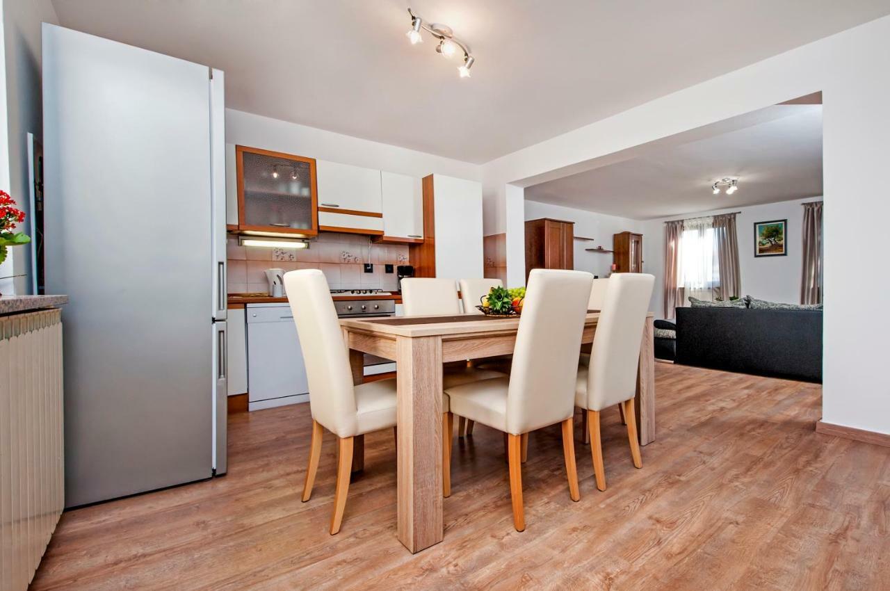 Apartment Nika Rovinj Exterior photo