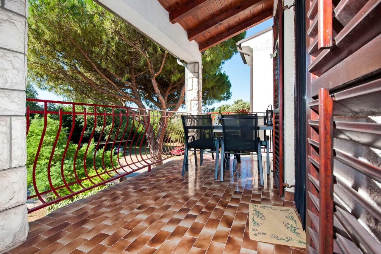 Apartment Nika Rovinj Exterior photo