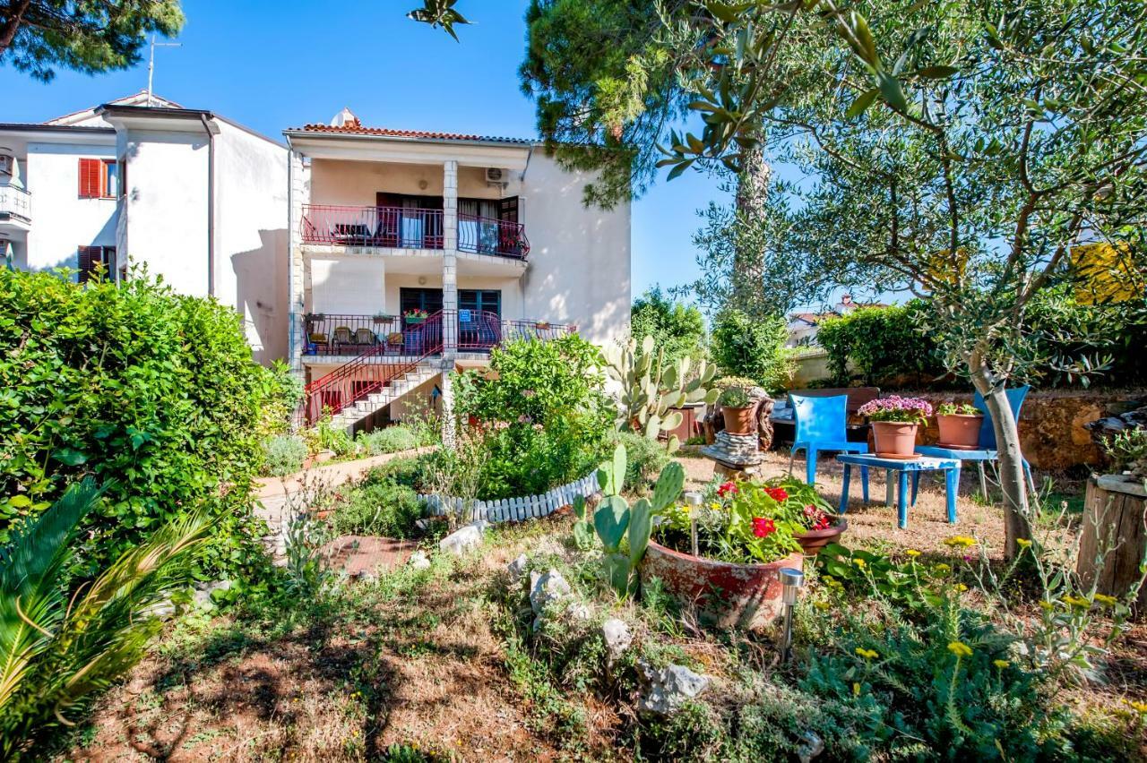Apartment Nika Rovinj Exterior photo