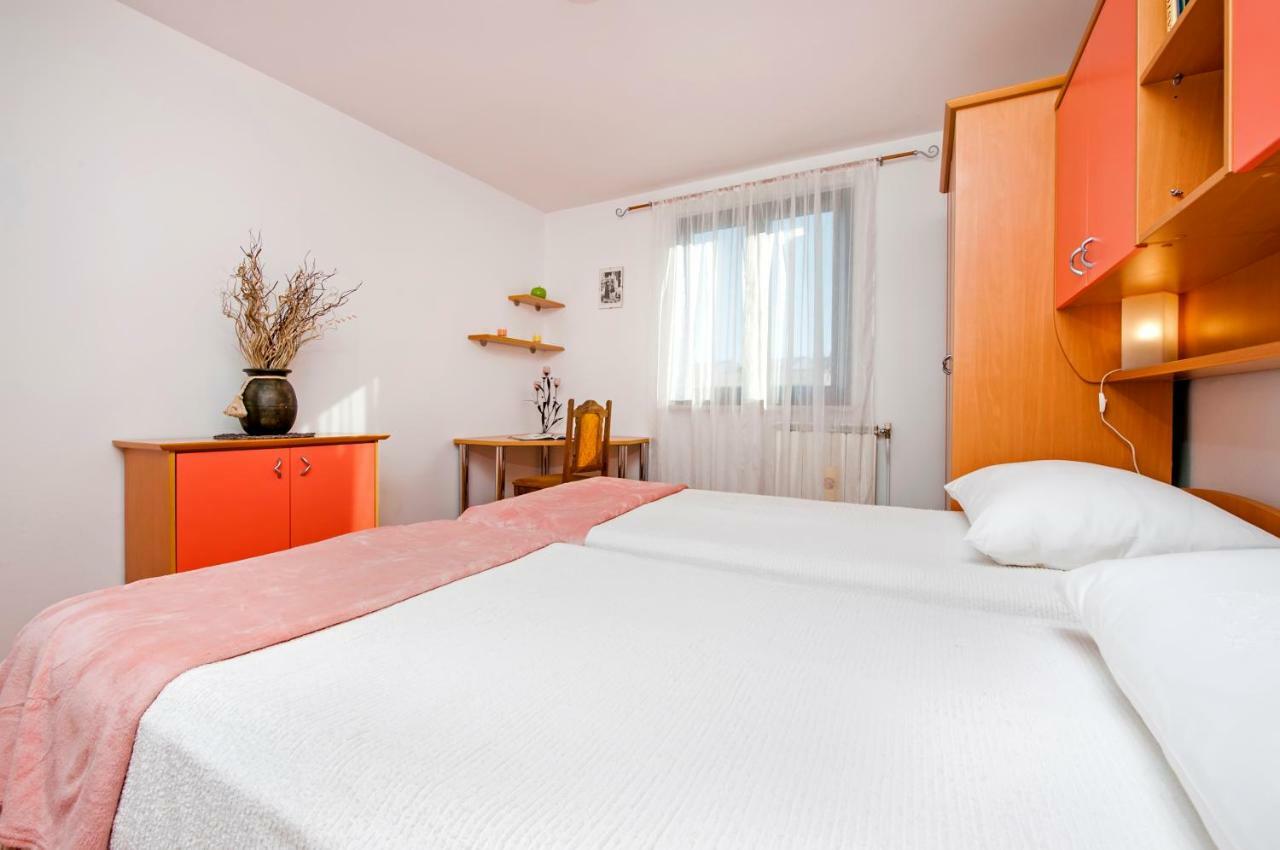 Apartment Nika Rovinj Exterior photo